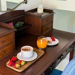 La Bed & Breakfast 4*