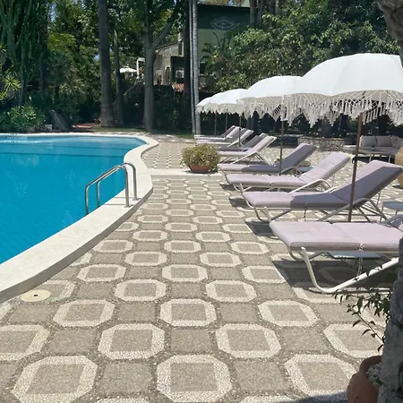 La Bed and Breakfast 4*